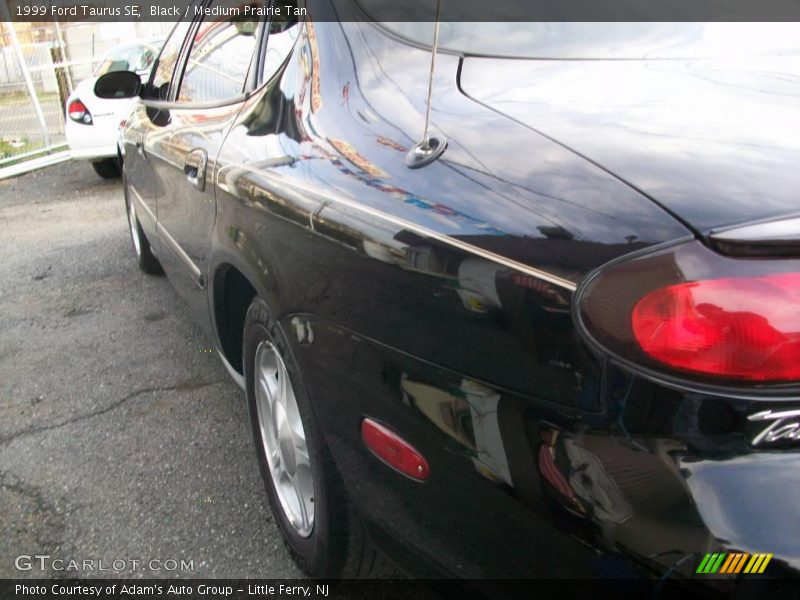 Black / Medium Prairie Tan 1999 Ford Taurus SE