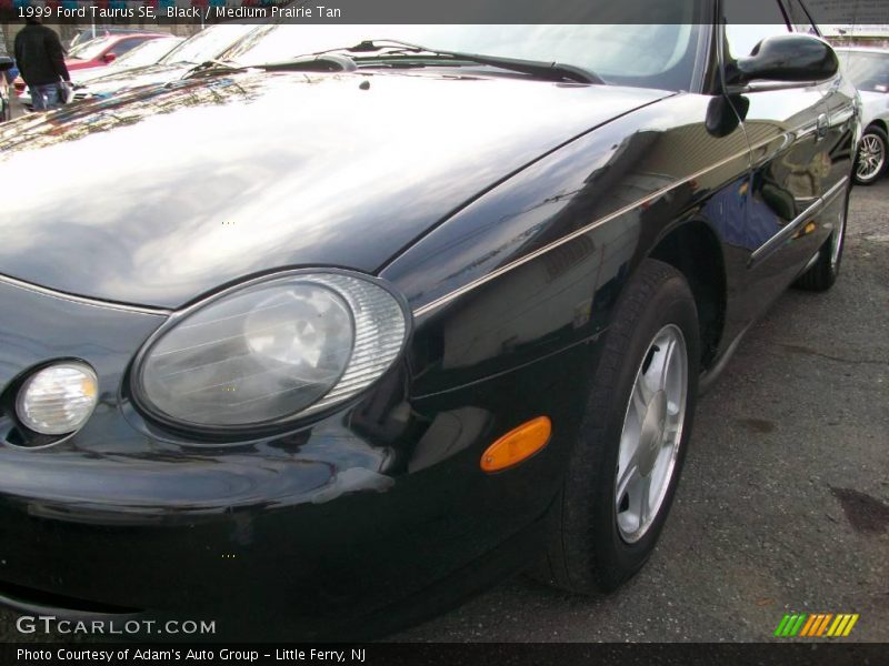 Black / Medium Prairie Tan 1999 Ford Taurus SE