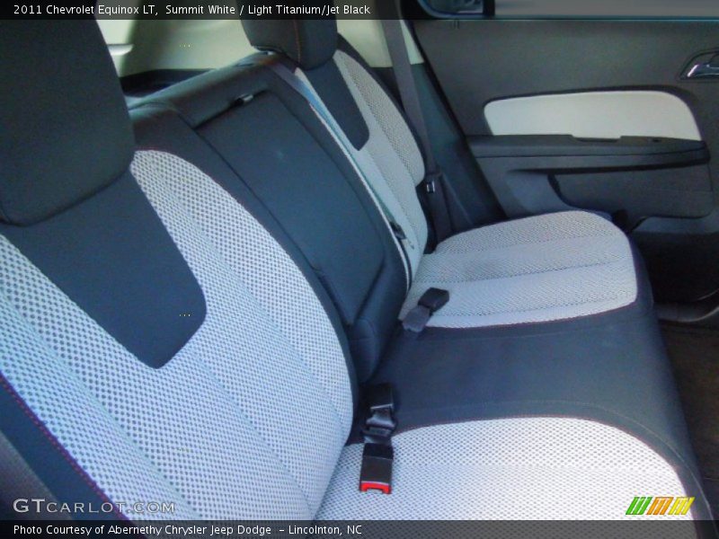 Summit White / Light Titanium/Jet Black 2011 Chevrolet Equinox LT