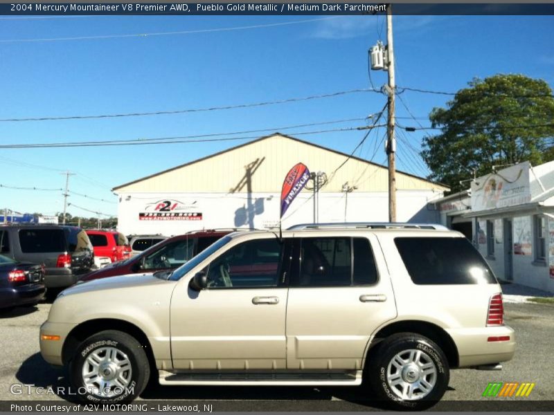 Pueblo Gold Metallic / Medium Dark Parchment 2004 Mercury Mountaineer V8 Premier AWD