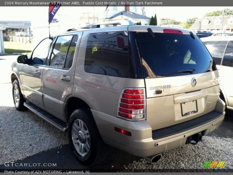 Pueblo Gold Metallic / Medium Dark Parchment 2004 Mercury Mountaineer V8 Premier AWD