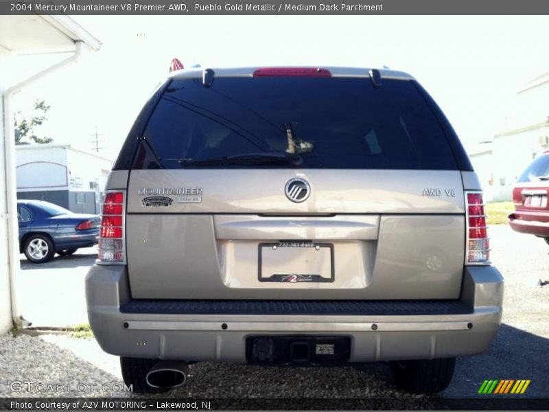 Pueblo Gold Metallic / Medium Dark Parchment 2004 Mercury Mountaineer V8 Premier AWD