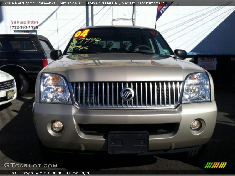 Pueblo Gold Metallic / Medium Dark Parchment 2004 Mercury Mountaineer V8 Premier AWD