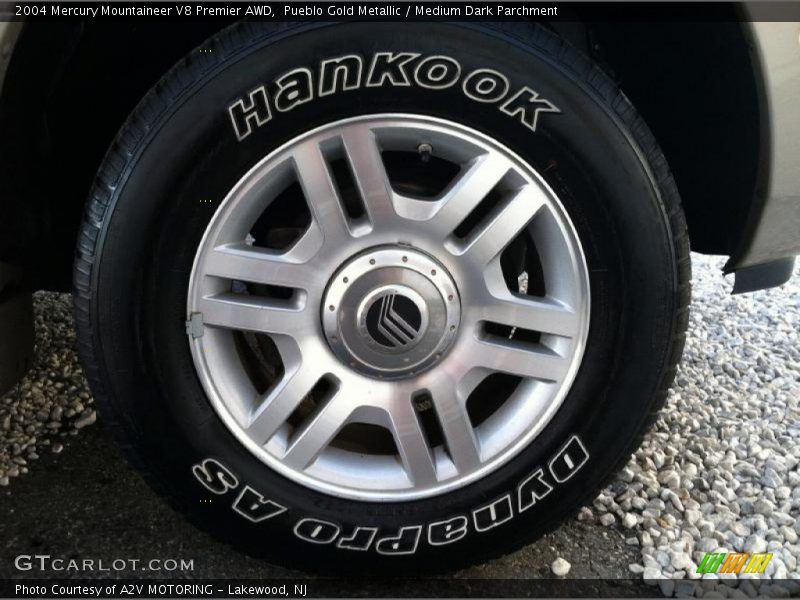 Pueblo Gold Metallic / Medium Dark Parchment 2004 Mercury Mountaineer V8 Premier AWD