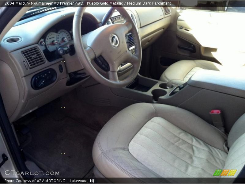 Pueblo Gold Metallic / Medium Dark Parchment 2004 Mercury Mountaineer V8 Premier AWD