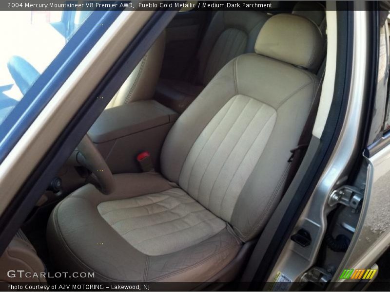 Pueblo Gold Metallic / Medium Dark Parchment 2004 Mercury Mountaineer V8 Premier AWD
