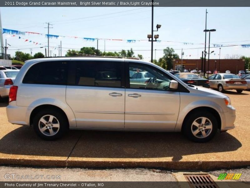 Bright Silver Metallic / Black/Light Graystone 2011 Dodge Grand Caravan Mainstreet