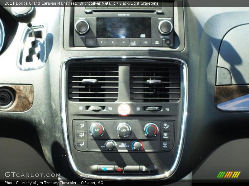 Bright Silver Metallic / Black/Light Graystone 2011 Dodge Grand Caravan Mainstreet