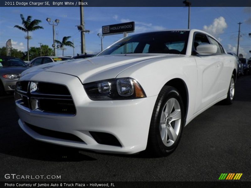 Bright White / Black 2011 Dodge Charger SE