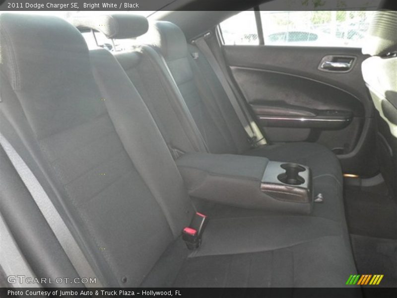 Bright White / Black 2011 Dodge Charger SE