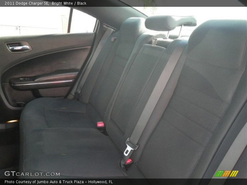 Bright White / Black 2011 Dodge Charger SE