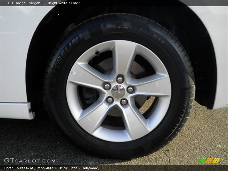Bright White / Black 2011 Dodge Charger SE