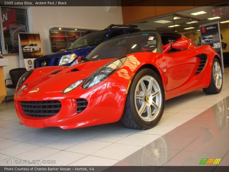 Front 3/4 View of 2005 Elise 