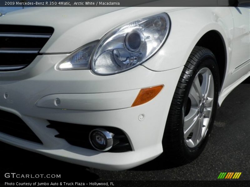 Arctic White / Macadamia 2009 Mercedes-Benz R 350 4Matic