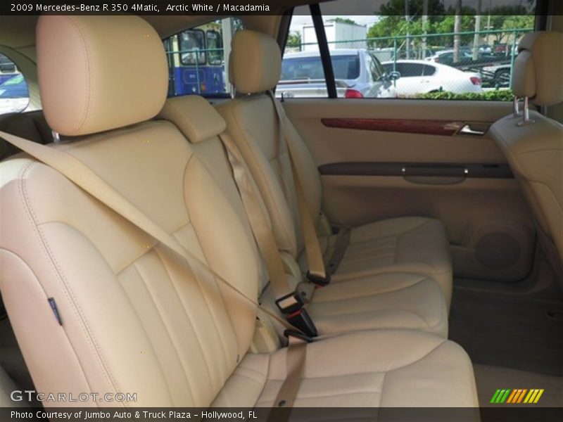 Arctic White / Macadamia 2009 Mercedes-Benz R 350 4Matic