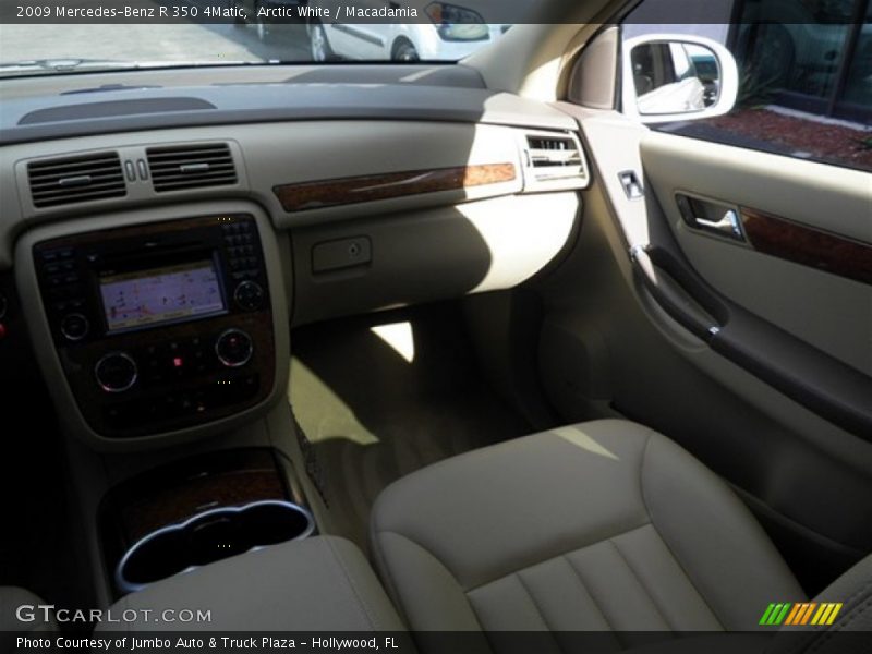 Arctic White / Macadamia 2009 Mercedes-Benz R 350 4Matic