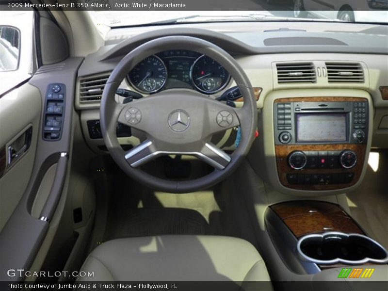 Arctic White / Macadamia 2009 Mercedes-Benz R 350 4Matic