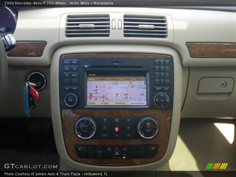 Arctic White / Macadamia 2009 Mercedes-Benz R 350 4Matic
