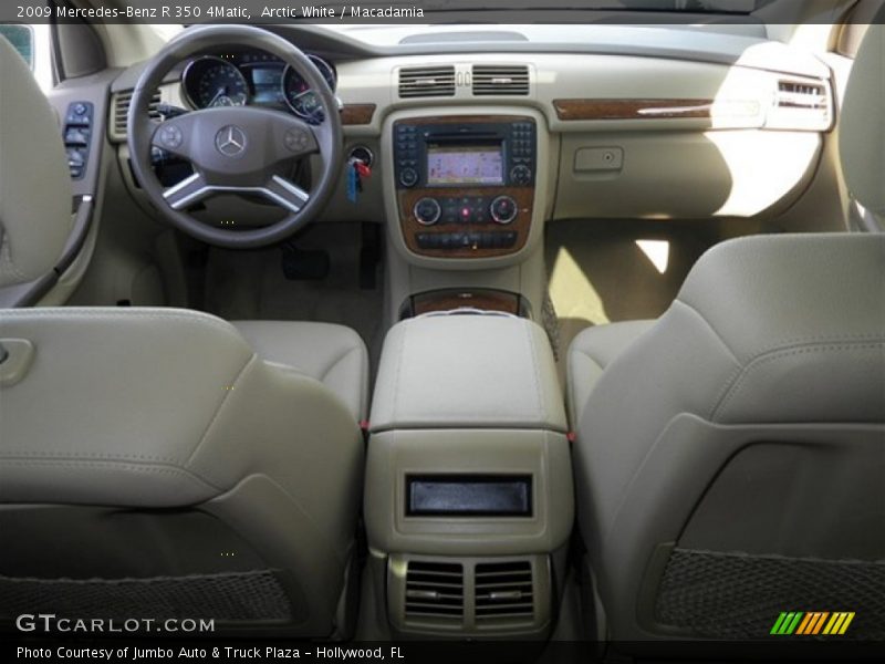 Arctic White / Macadamia 2009 Mercedes-Benz R 350 4Matic