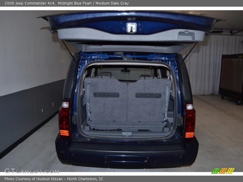 Midnight Blue Pearl / Medium Slate Gray 2006 Jeep Commander 4x4