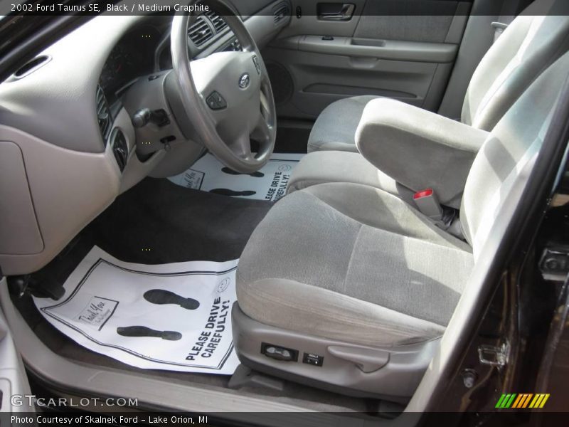 Black / Medium Graphite 2002 Ford Taurus SE
