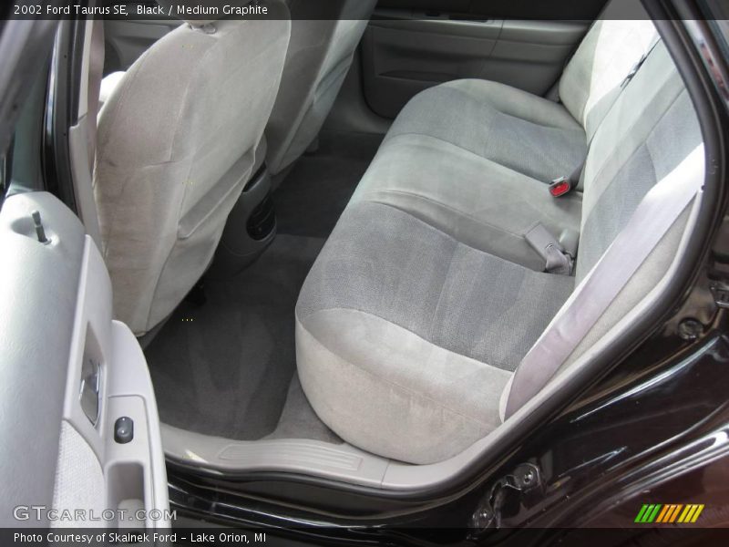Black / Medium Graphite 2002 Ford Taurus SE