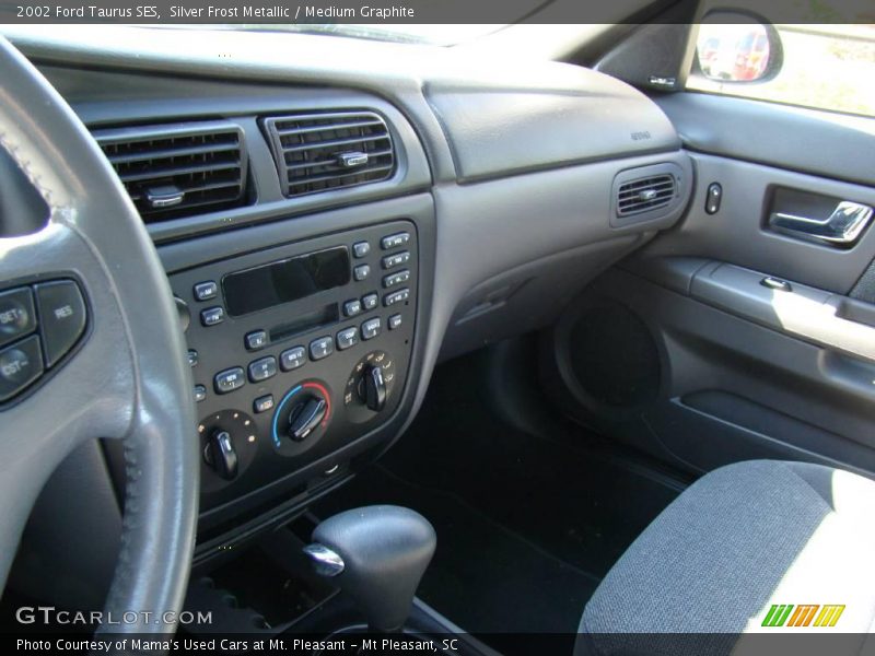 Silver Frost Metallic / Medium Graphite 2002 Ford Taurus SES