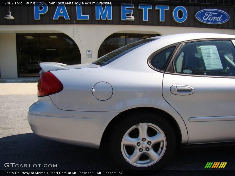 Silver Frost Metallic / Medium Graphite 2002 Ford Taurus SES