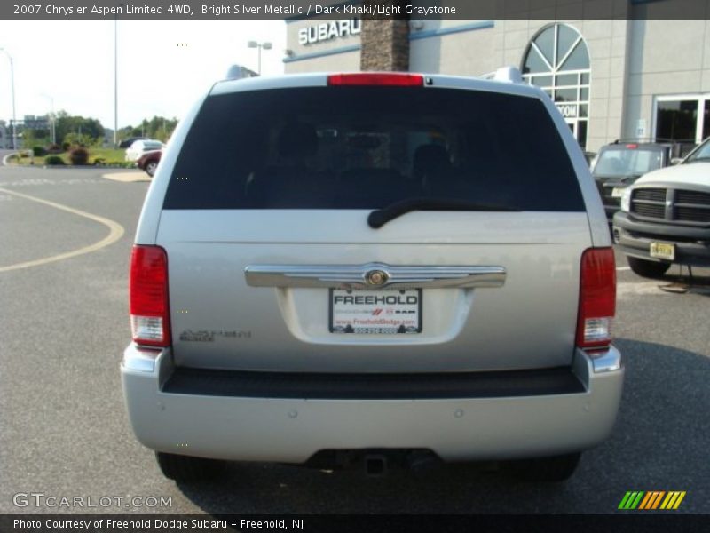 Bright Silver Metallic / Dark Khaki/Light Graystone 2007 Chrysler Aspen Limited 4WD