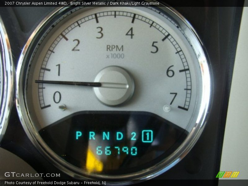 Bright Silver Metallic / Dark Khaki/Light Graystone 2007 Chrysler Aspen Limited 4WD