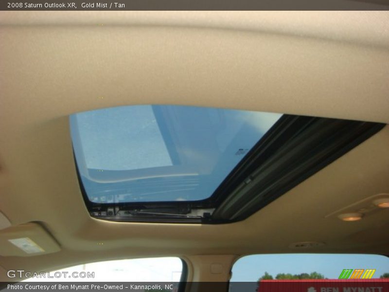 Gold Mist / Tan 2008 Saturn Outlook XR
