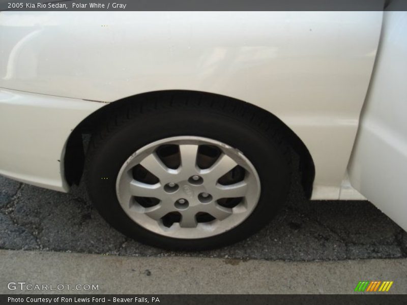 Polar White / Gray 2005 Kia Rio Sedan