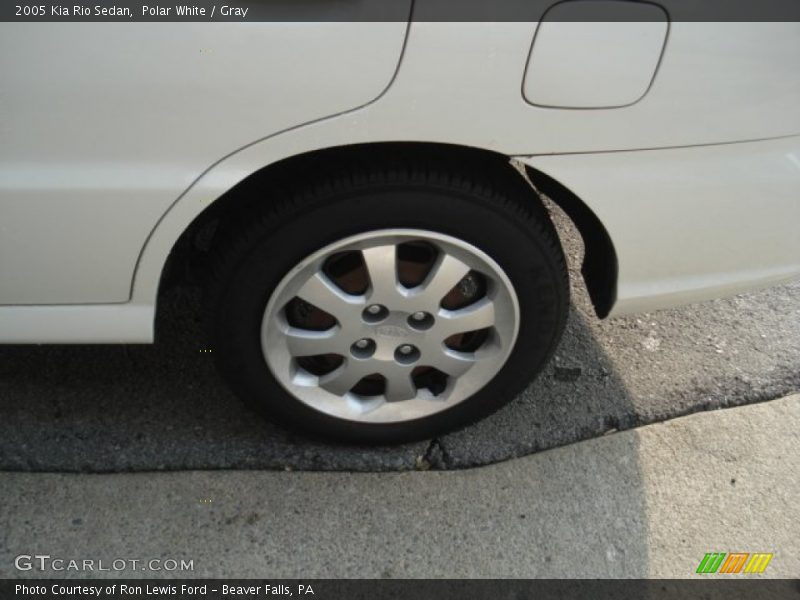 Polar White / Gray 2005 Kia Rio Sedan