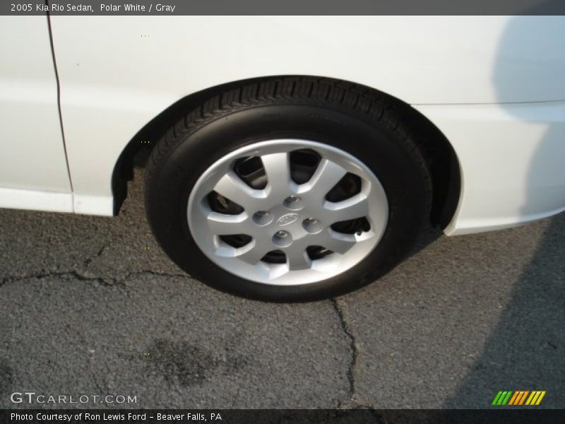 Polar White / Gray 2005 Kia Rio Sedan