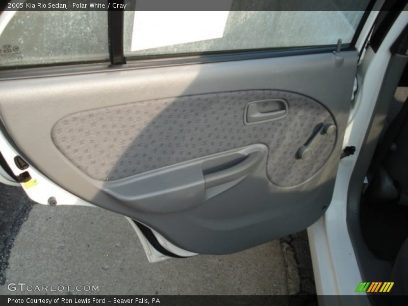 Polar White / Gray 2005 Kia Rio Sedan