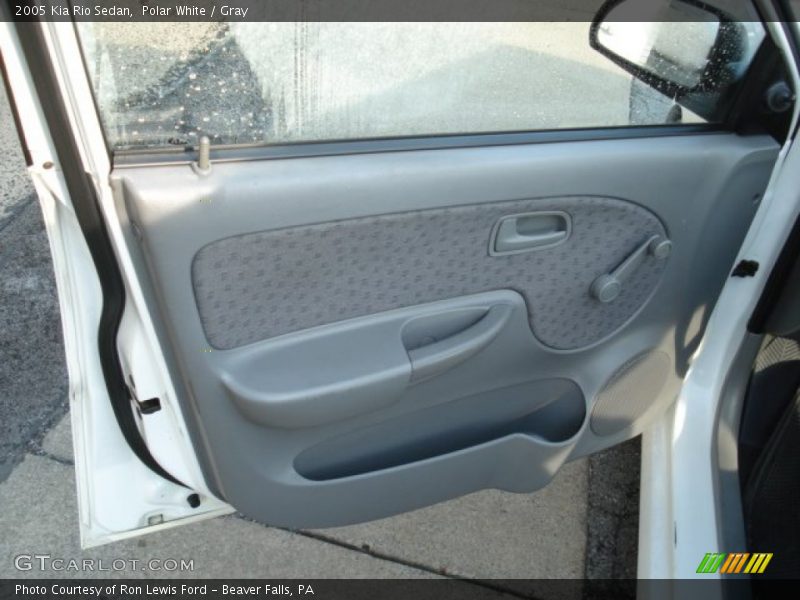 Polar White / Gray 2005 Kia Rio Sedan