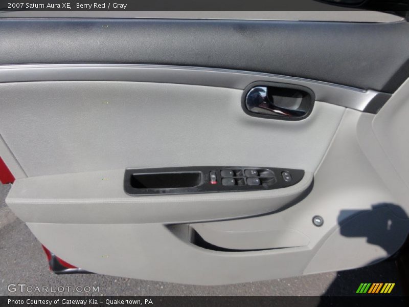 Berry Red / Gray 2007 Saturn Aura XE