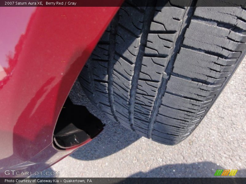 Berry Red / Gray 2007 Saturn Aura XE