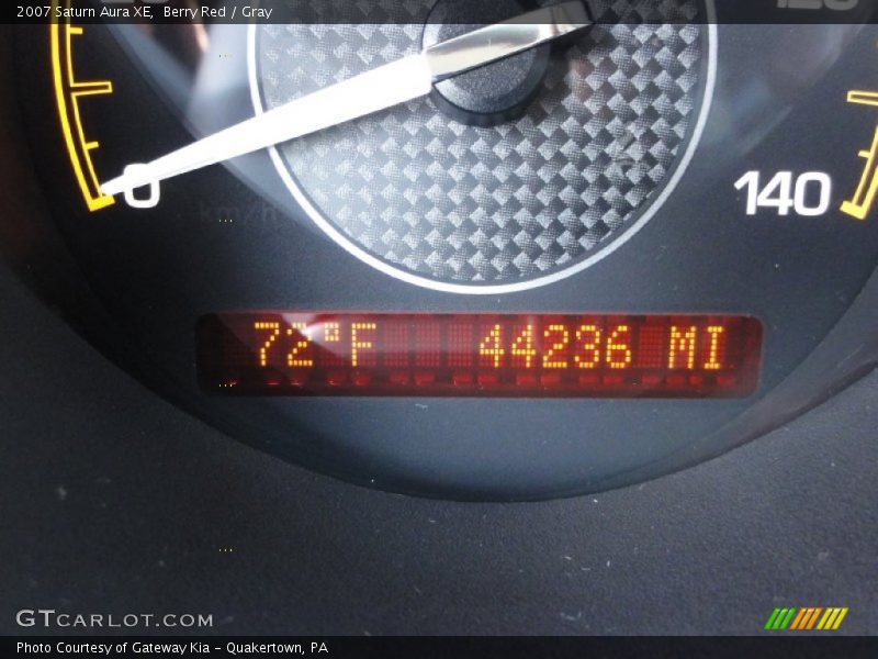 Berry Red / Gray 2007 Saturn Aura XE