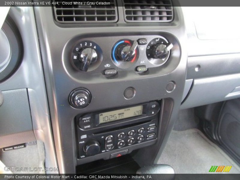 Cloud White / Gray Celadon 2002 Nissan Xterra XE V6 4x4