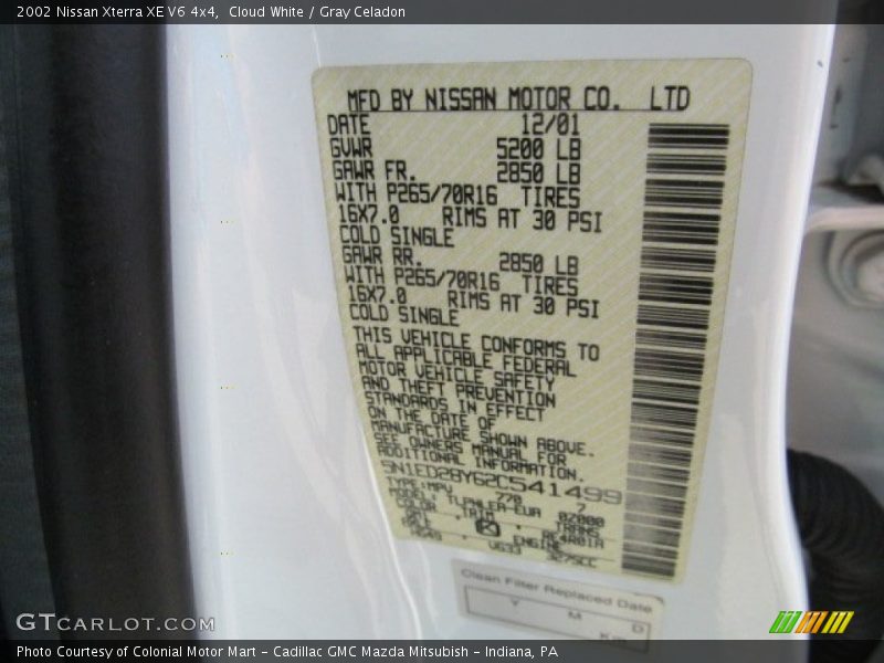 Cloud White / Gray Celadon 2002 Nissan Xterra XE V6 4x4