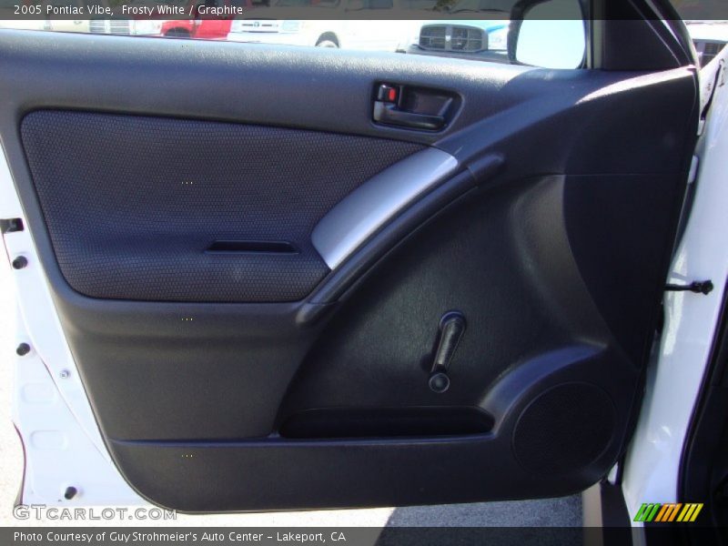 Frosty White / Graphite 2005 Pontiac Vibe