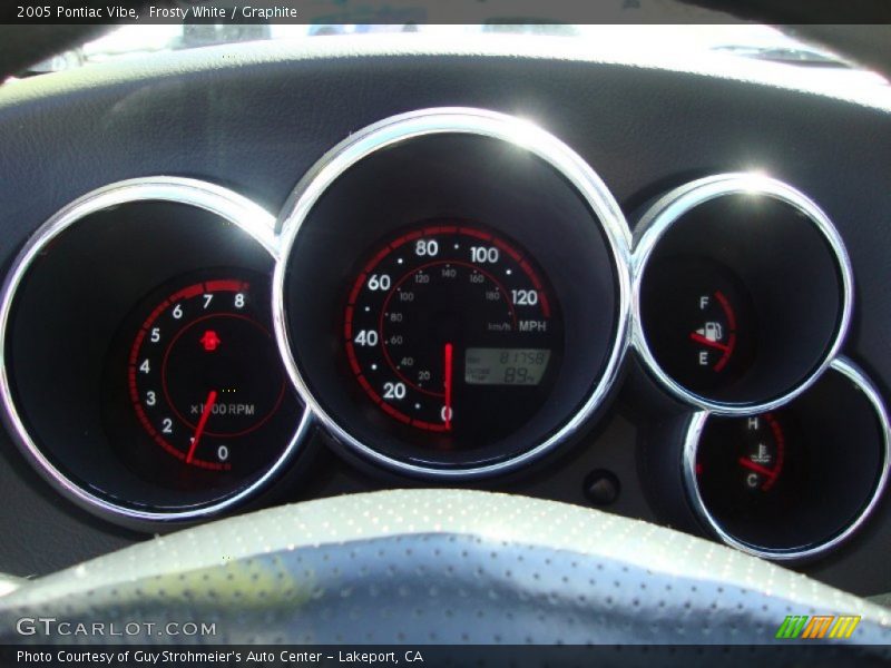 Frosty White / Graphite 2005 Pontiac Vibe