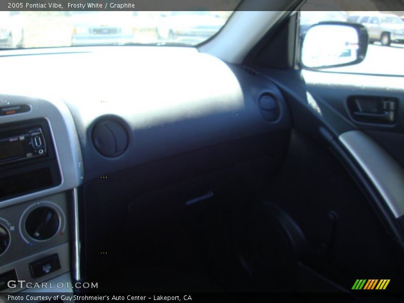 Frosty White / Graphite 2005 Pontiac Vibe