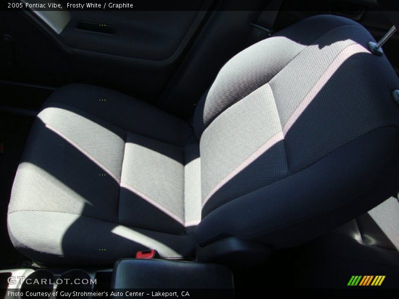 Frosty White / Graphite 2005 Pontiac Vibe