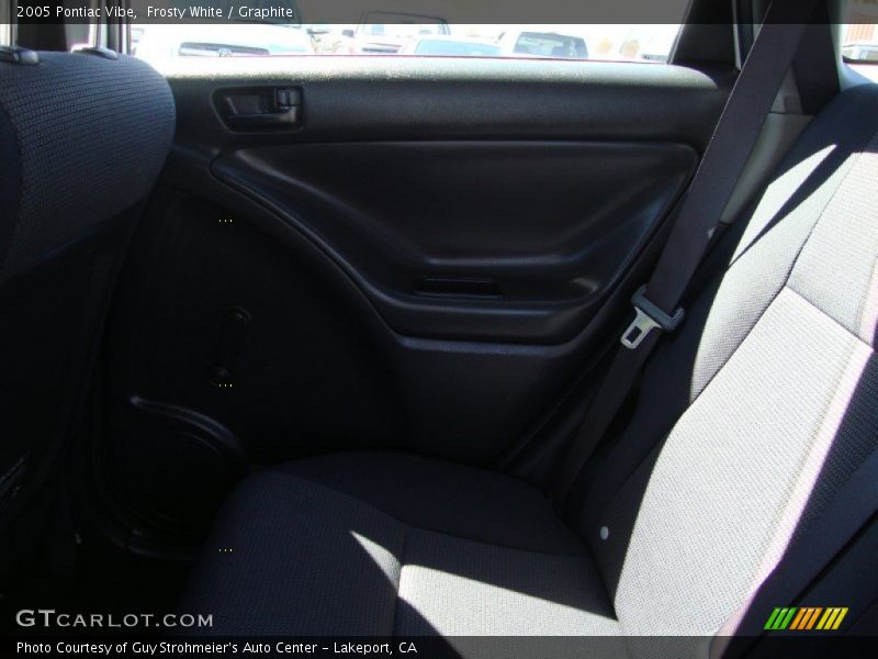 Frosty White / Graphite 2005 Pontiac Vibe