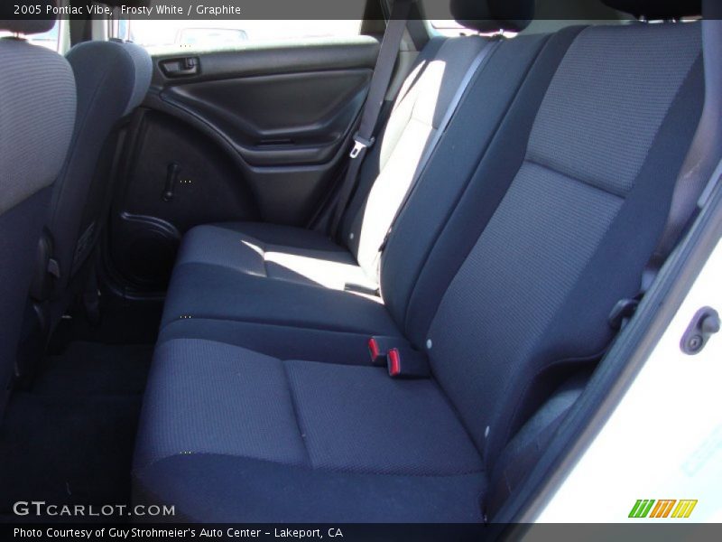 Frosty White / Graphite 2005 Pontiac Vibe