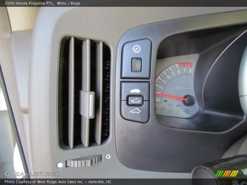 White / Beige 2006 Honda Ridgeline RTL