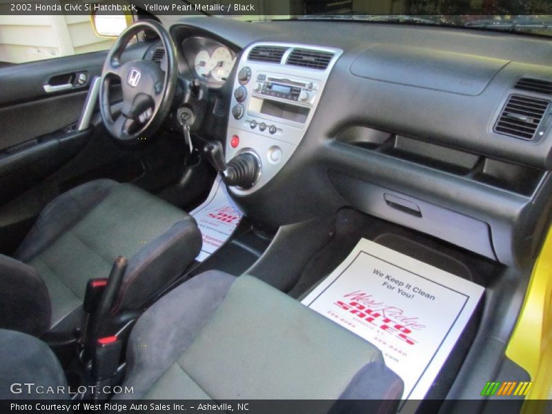 Dashboard of 2002 Civic Si Hatchback