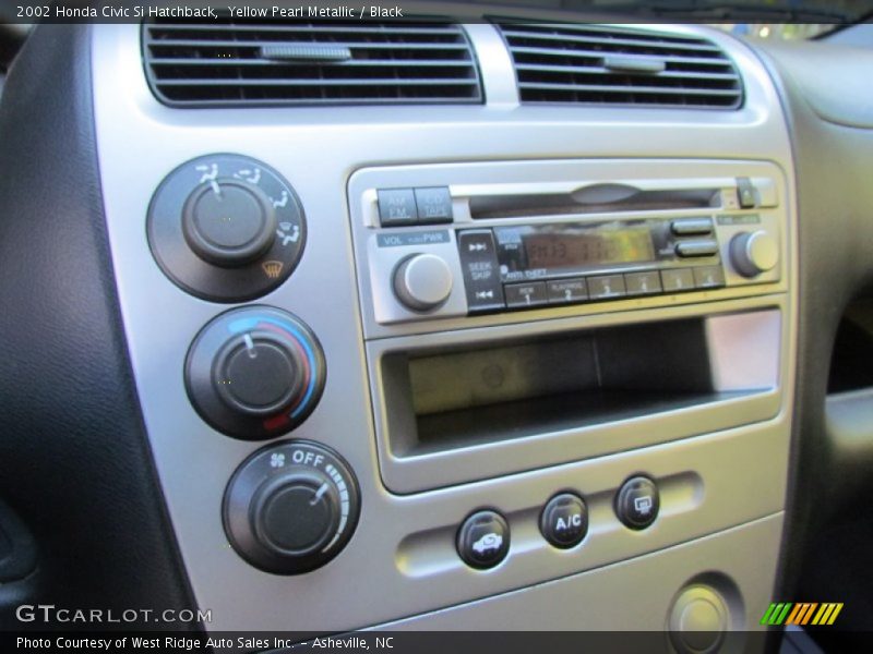 Controls of 2002 Civic Si Hatchback